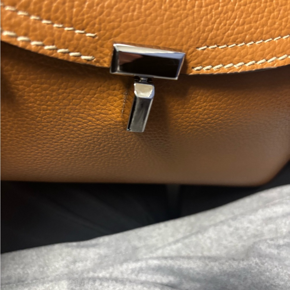 Toteme T-lock clutch genuine Leather bag with Silver Hardware - Picture 4 of 8
